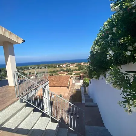Dell' Est Homestay